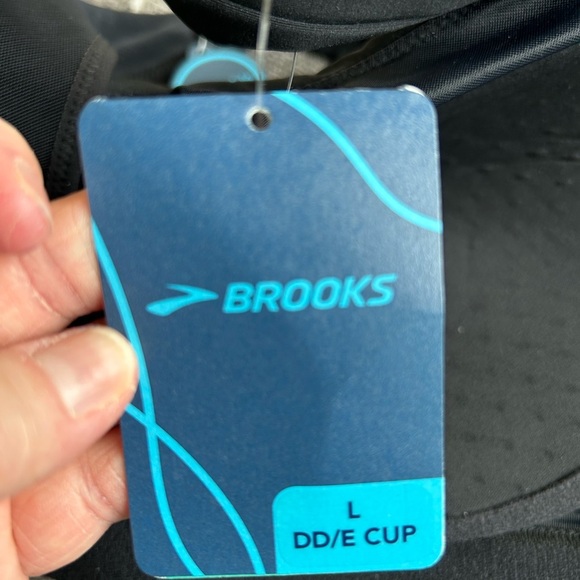 NWT Brooks “Uphold Crossback” sport bra. Black. Size Large DD/E cup. - Picture 7 of 8